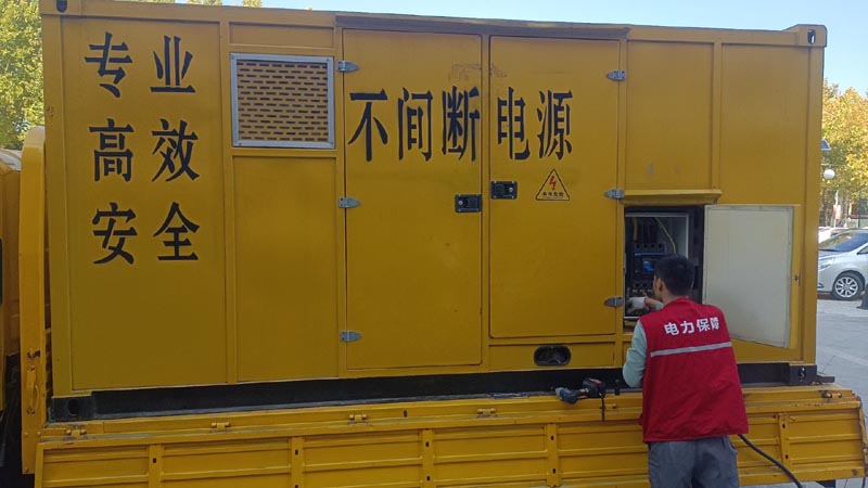徽州柴油发电机组和UPS电源配合使用时，如何避免切换过程中的电力中断？